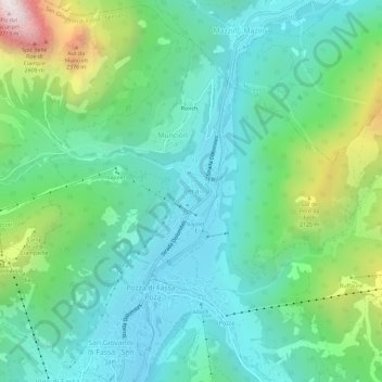 Topografisk kort Pera di Fassa, højde, terræn